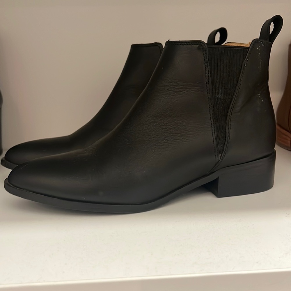 Nisolo black ankle boots size 6.5
